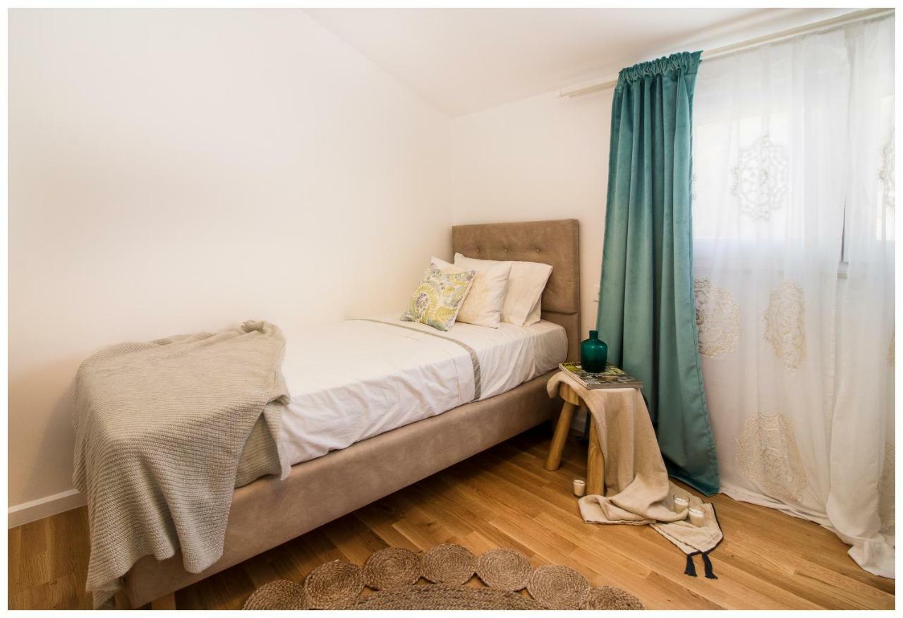 Apartman Sissy Primošten Eksteriør bilde